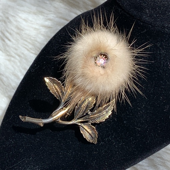 Vintage mink fur rose brooch pin - Picture 4 of 9